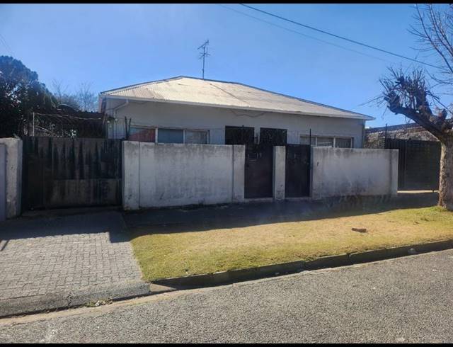 8 BEDROOM HOUSE FOR SALE IN FOREST HILL